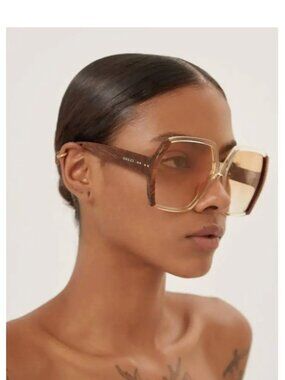 GUCCI OVERSIZED BOX SUNGLASSES